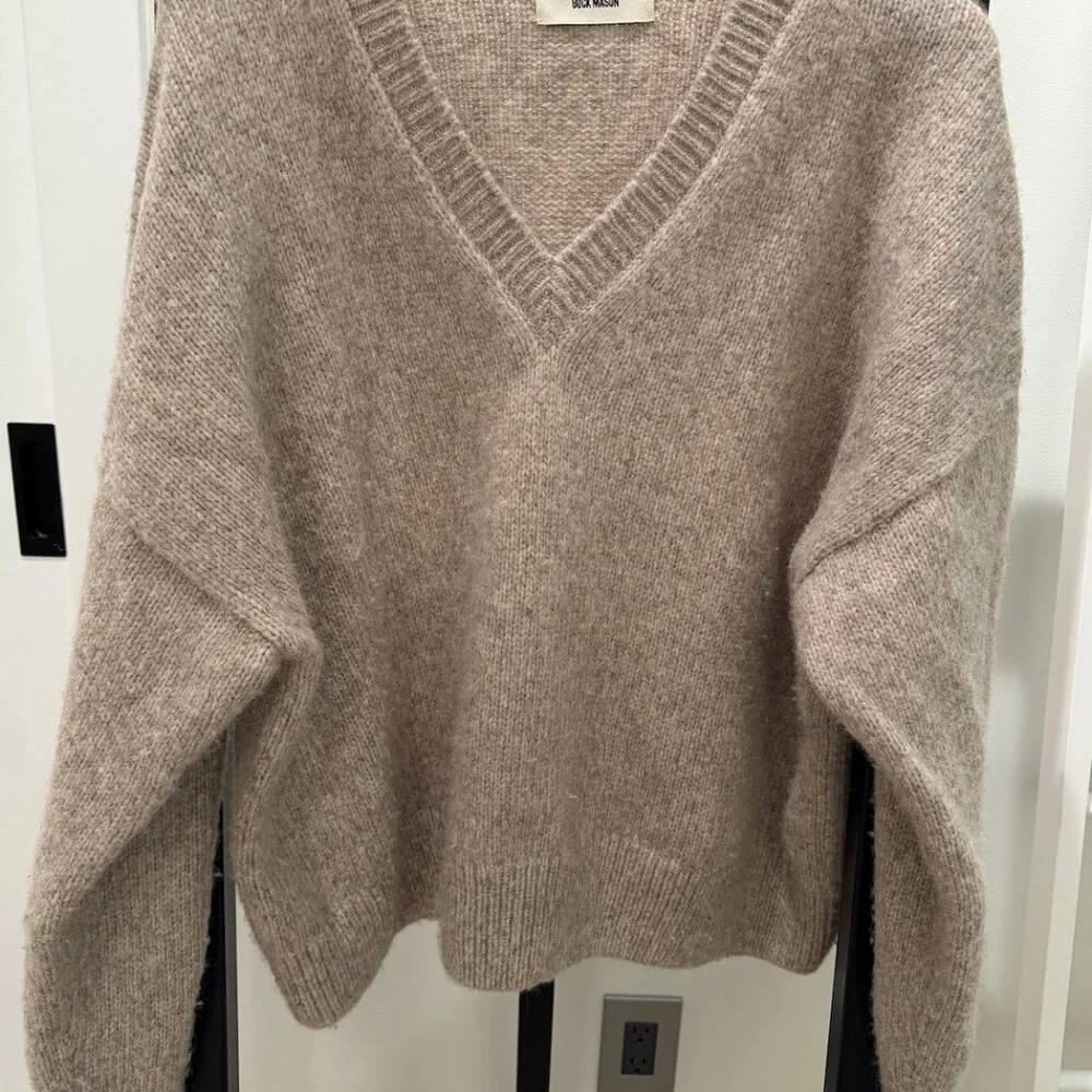 Buck Mason Highland Alpaca Boxy V-Neck Heather Khaki Size  XL - Picture 6 of 10